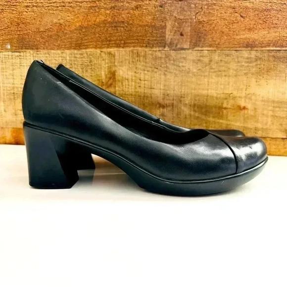 Earth Tamarack Leather Pumps - Picture 2 of 10